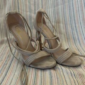 Cute lace up stilettos !